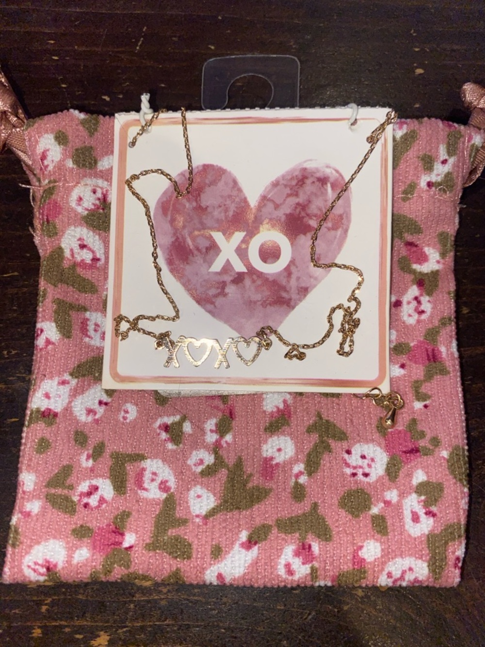 XO Gold-Tone Heart & XOX Charm Necklace w/ Pink Floral Gift Pouch NWT❗️